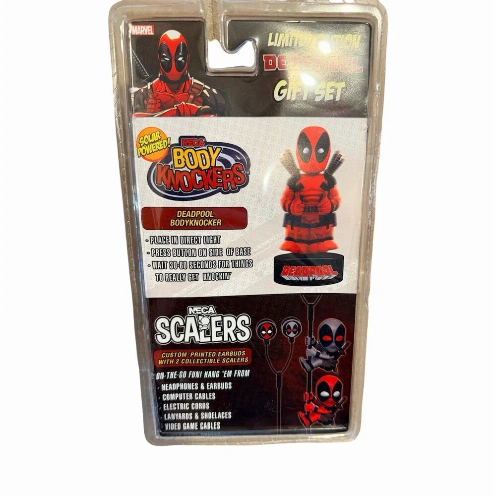 NECA Marvel Deadpool Limited Edition Gift Set Solar Body Knocker + Earbuds